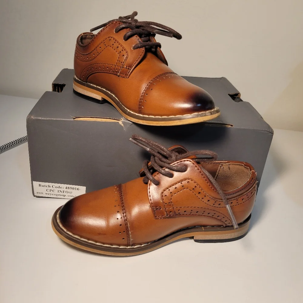 Size 6T Toddler Boys Lil Dickinson Oxford shoes....Stacy Adams